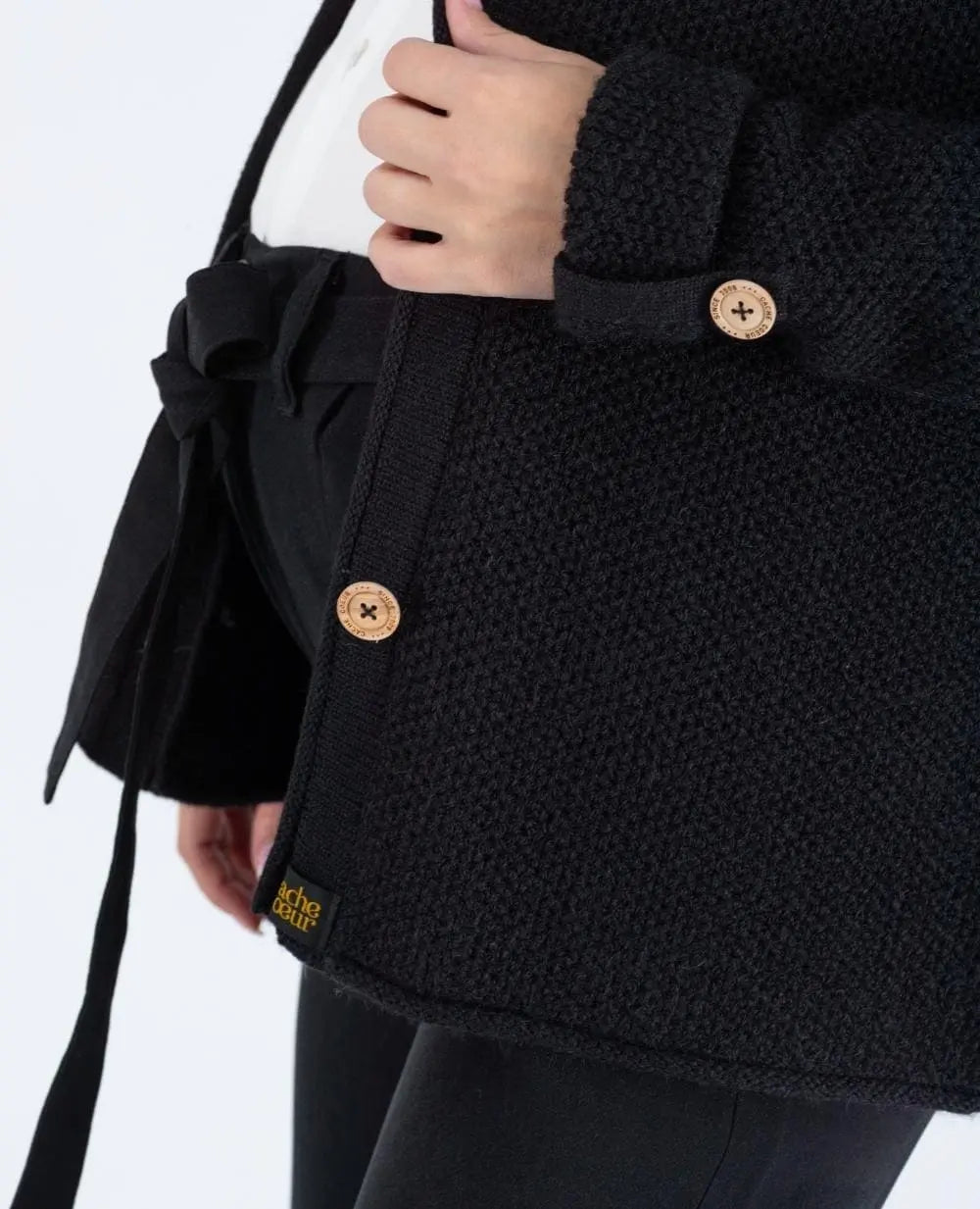 cache-c-ur-cardigan-de-grossesse-en-maille-abelha-noir image 2