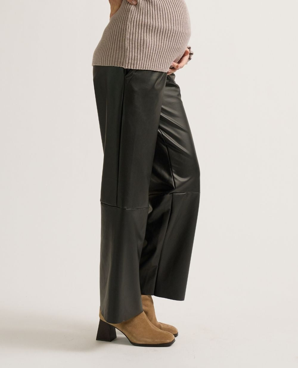 cache-c-ur-alix-pantalon-de-maternit-simili-cuir-noir image 4