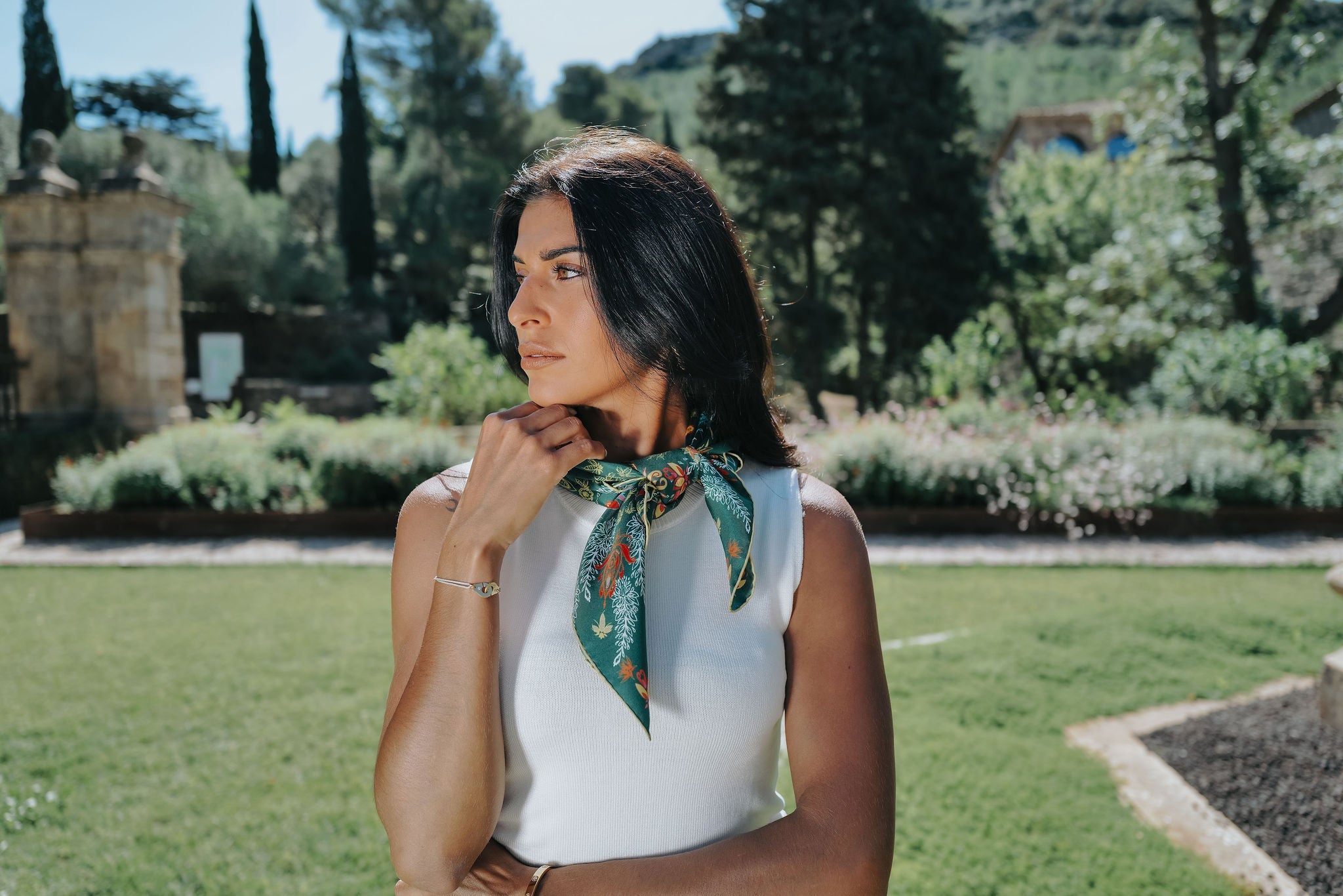petrusse-carr-soie-105-oria-vert-foulard-en-soie image 3