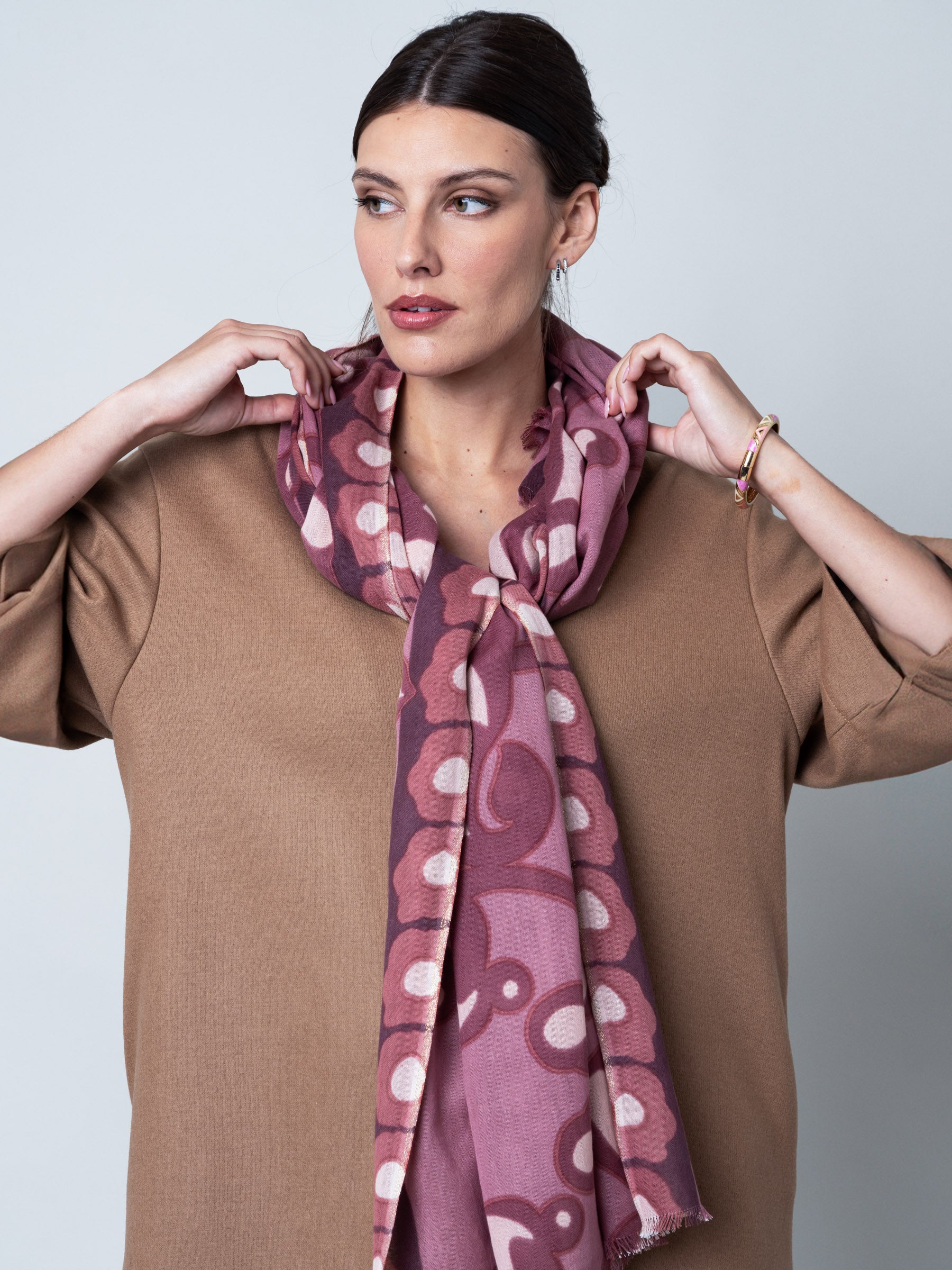 petrusse-volute-bois-de-rose-tole-coton-70x200-cm image 5