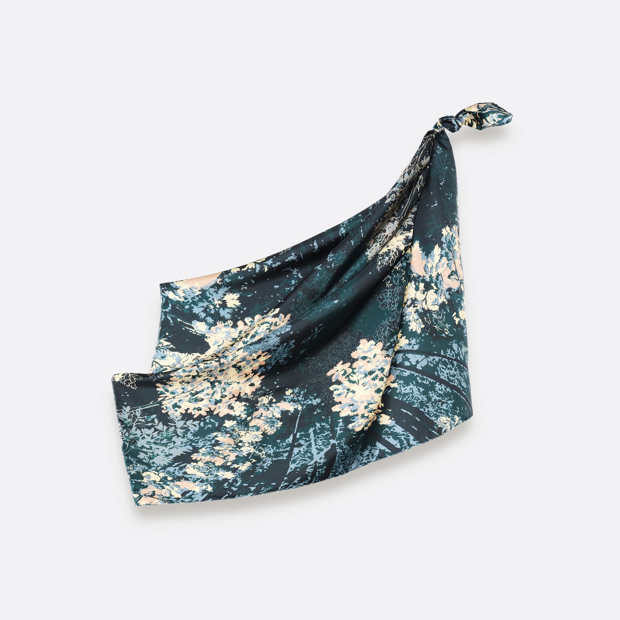 petrusse-carr-soie-65-circ-e-kaki-foulard-twill image 3