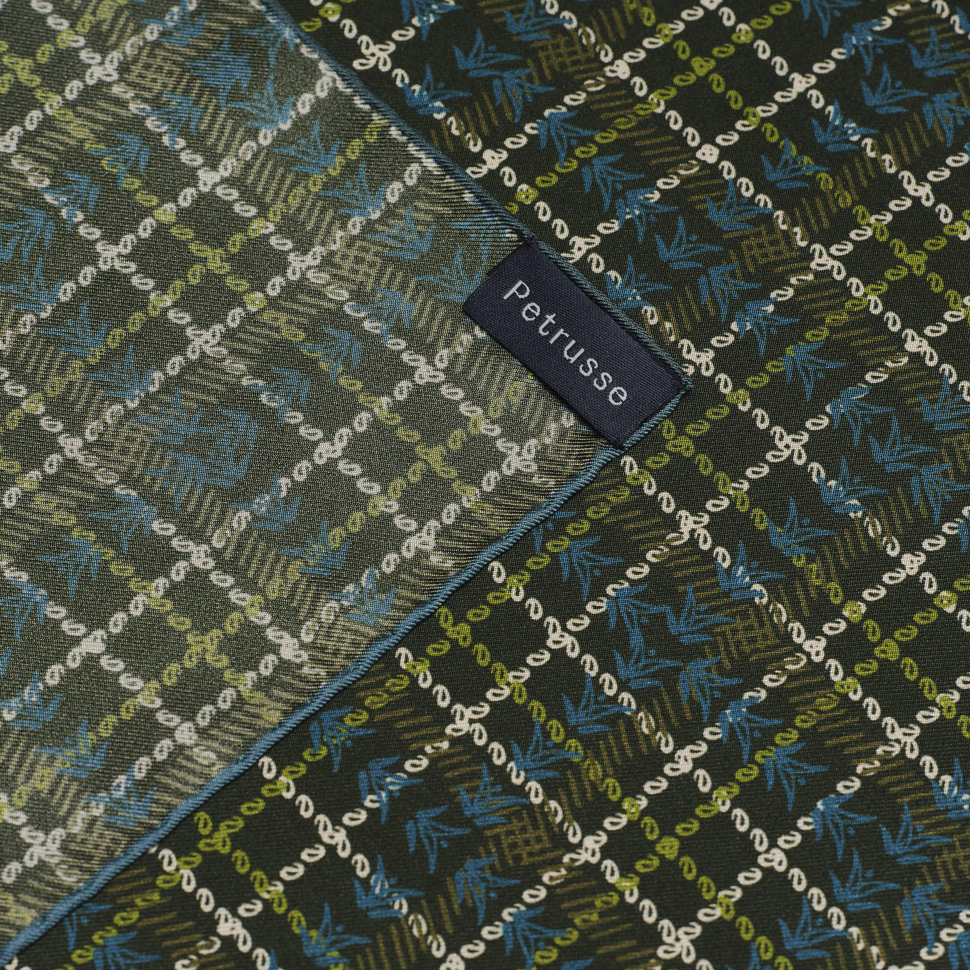 petrusse-clan-kaki-carr-de-soie-90-tartan image 4