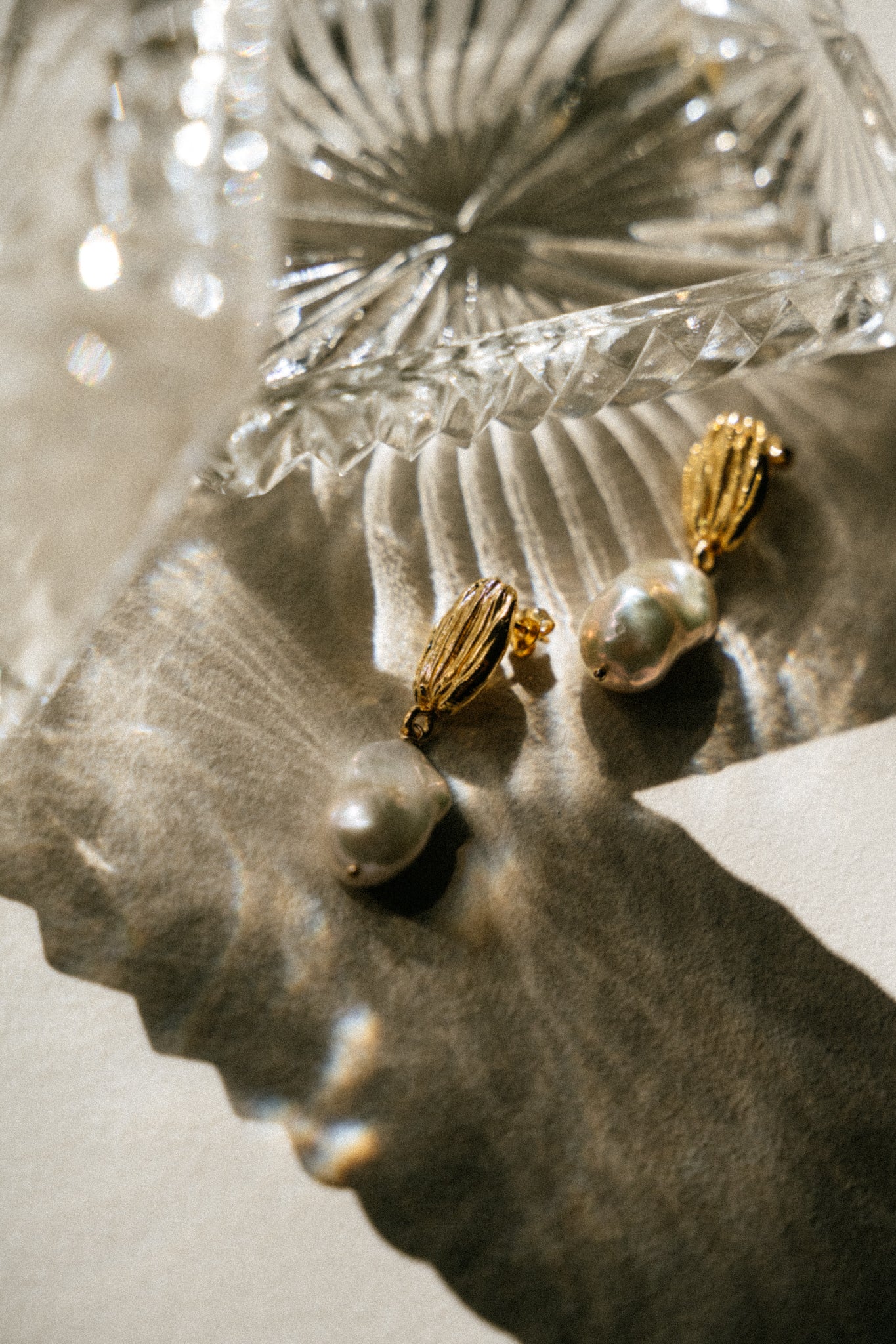 maison-sabben-boucles-d-oreilles-mariage-sauge-ovale-stri-e-4-cm image 3