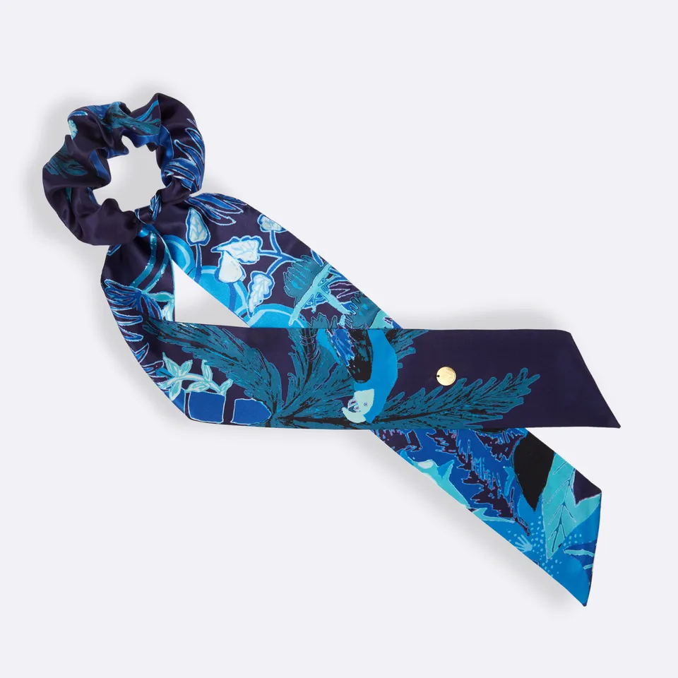 petrusse-foulchie-r-ve-bleu-charpe-soie image 1