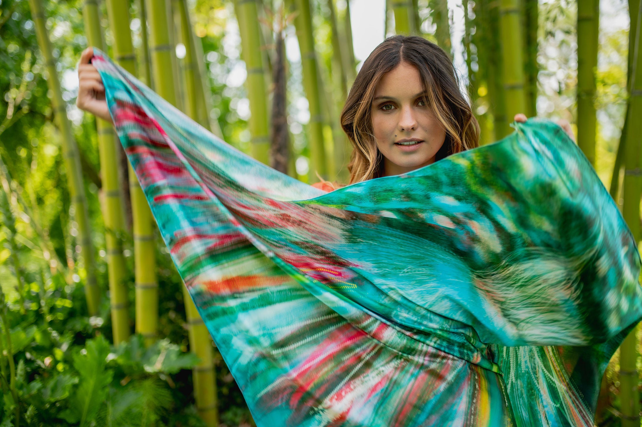 petrusse-carr-soie-105-froufrou-meraude-foulard-danse image 8