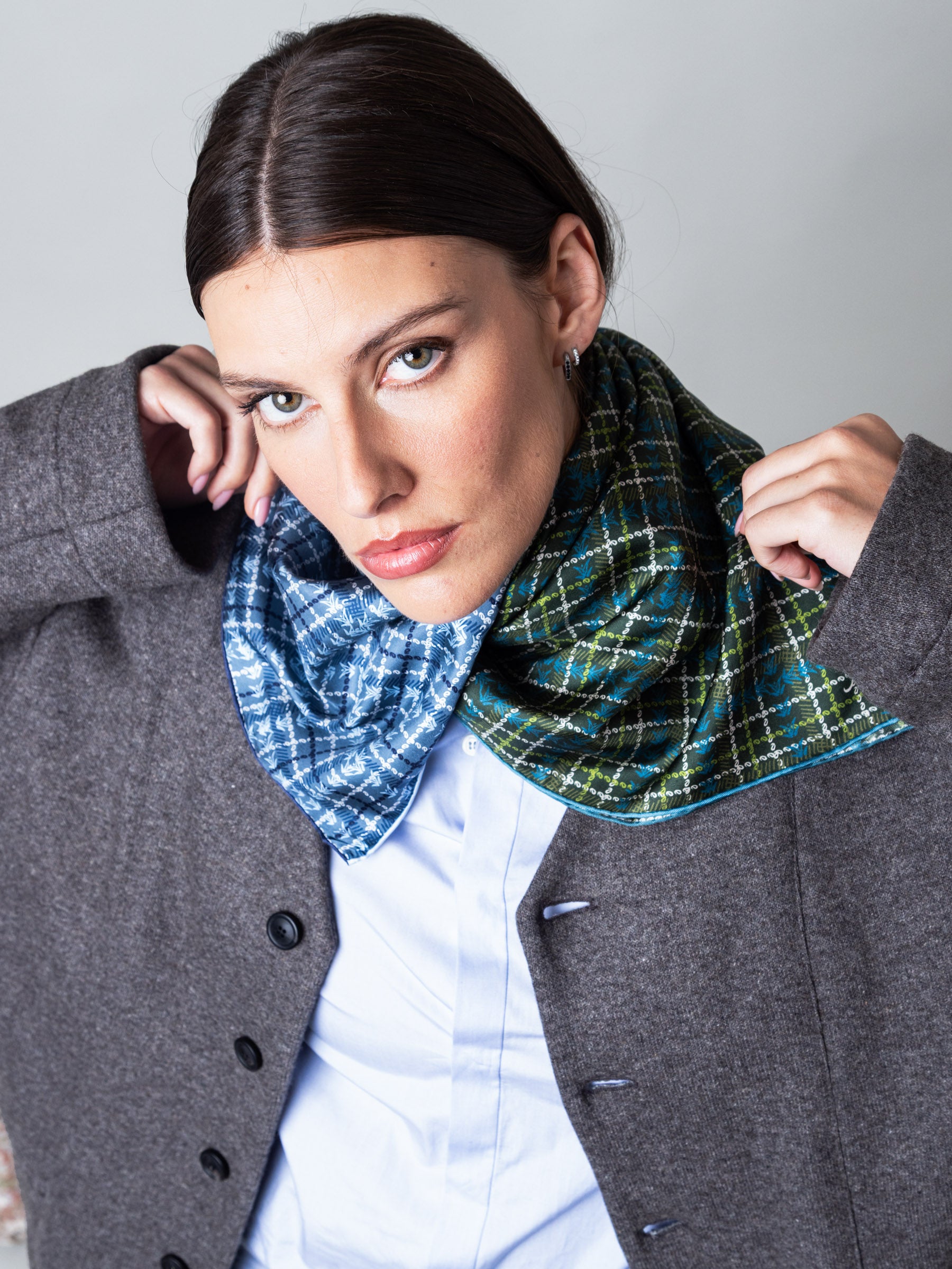petrusse-carr-soie-90-clan-denim image 8