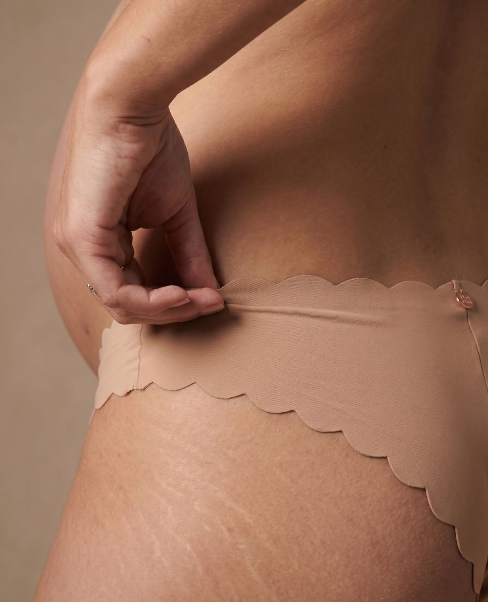 cache-c-ur-tanga-maternit-taille-basse-skin-latte image 2