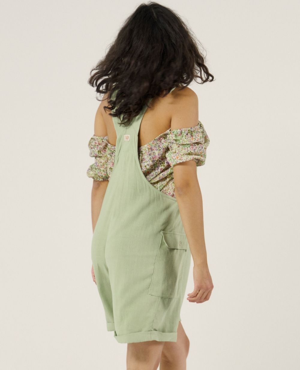 cache-c-ur-lo-se-salopette-short-de-maternit-et-d-allaitement-sauge image 5