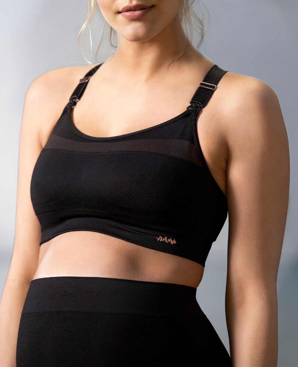 cache-c-ur-brassi-re-de-sport-grossesse-et-allaitement-woma-noir image 1