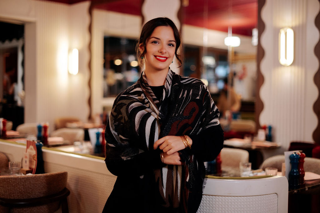 petrusse-isadora-noir-carr-laine-soie-120x120 image 4