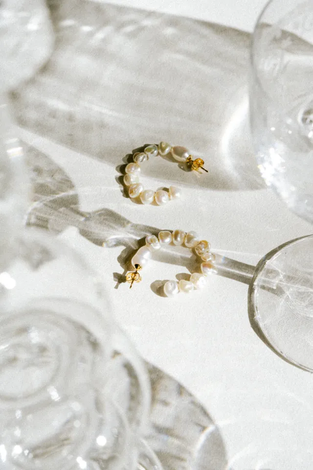 maison-sabben-luna-boucles-d-oreilles-cr-oles-mari-e-perles-de-culture-3-5-cm image 1