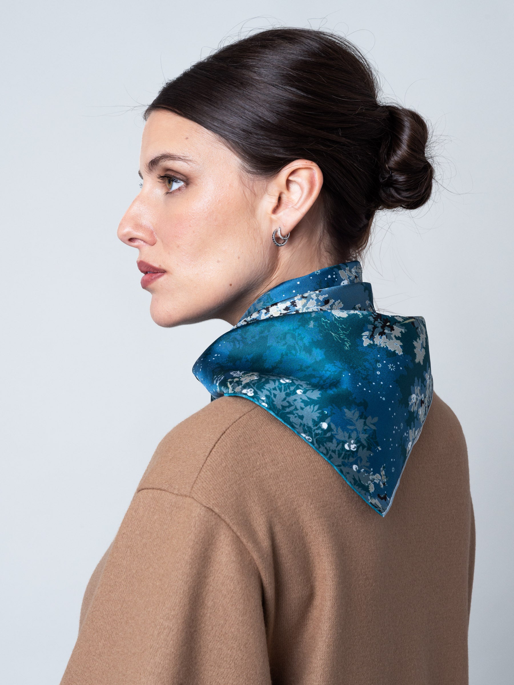 petrusse-brume-soie-90-carr-soie-90x90-cm-meraude image 6