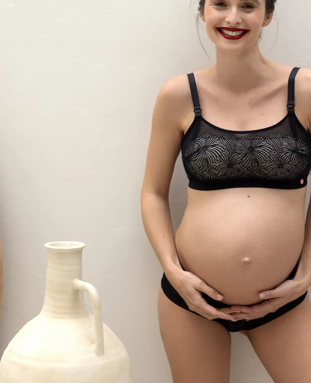 cache-c-ur-soutien-gorge-grossesse-et-allaitement-sans-armature-dahlia-noir image 1