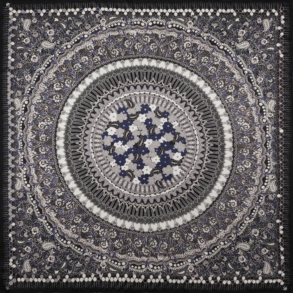 petrusse-carr-soie-65-boh-me-mini-noir-foulard-satin-de-soie image 1