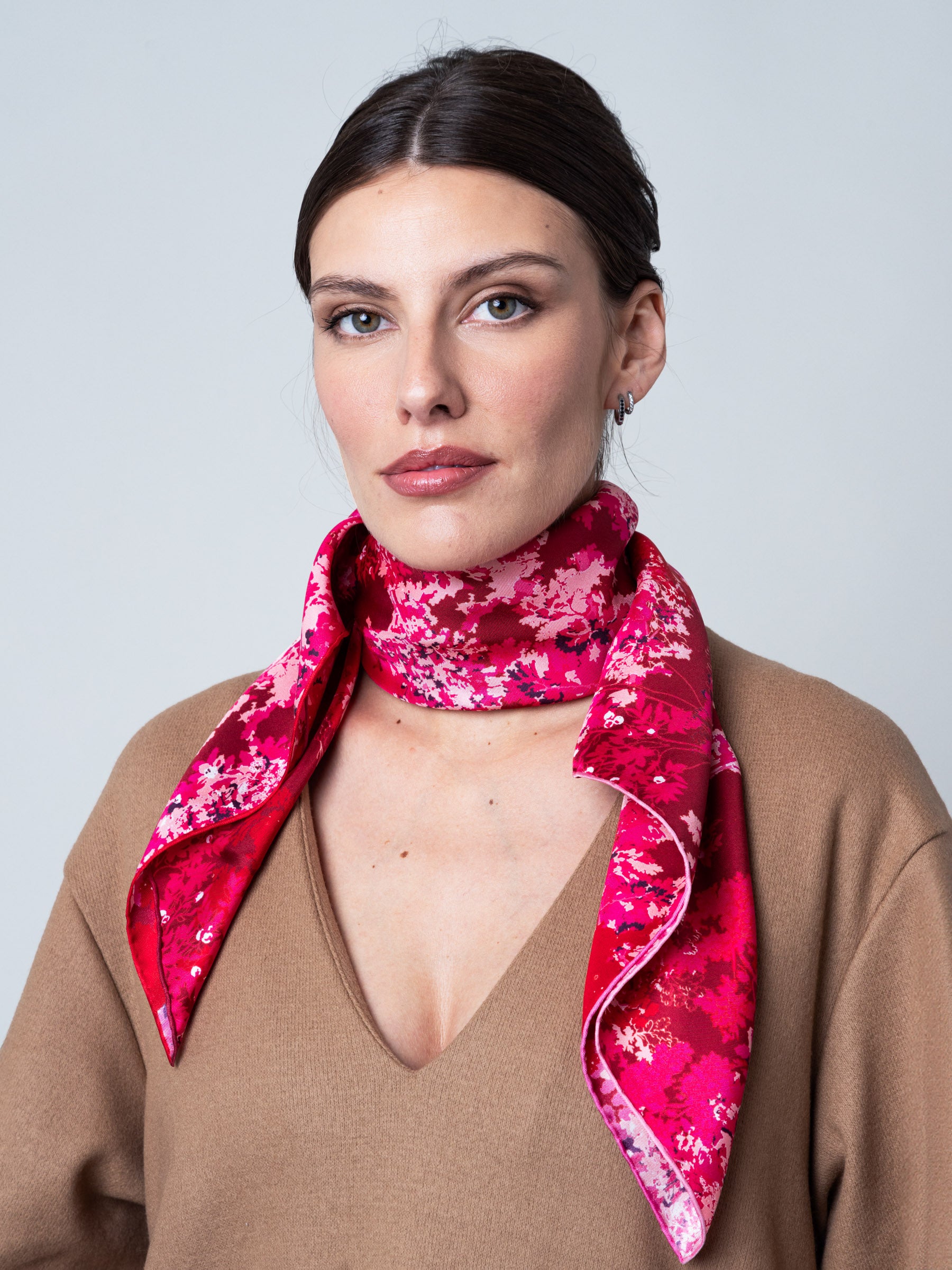 petrusse-carr-soie-90-brume-fuchsia image 1