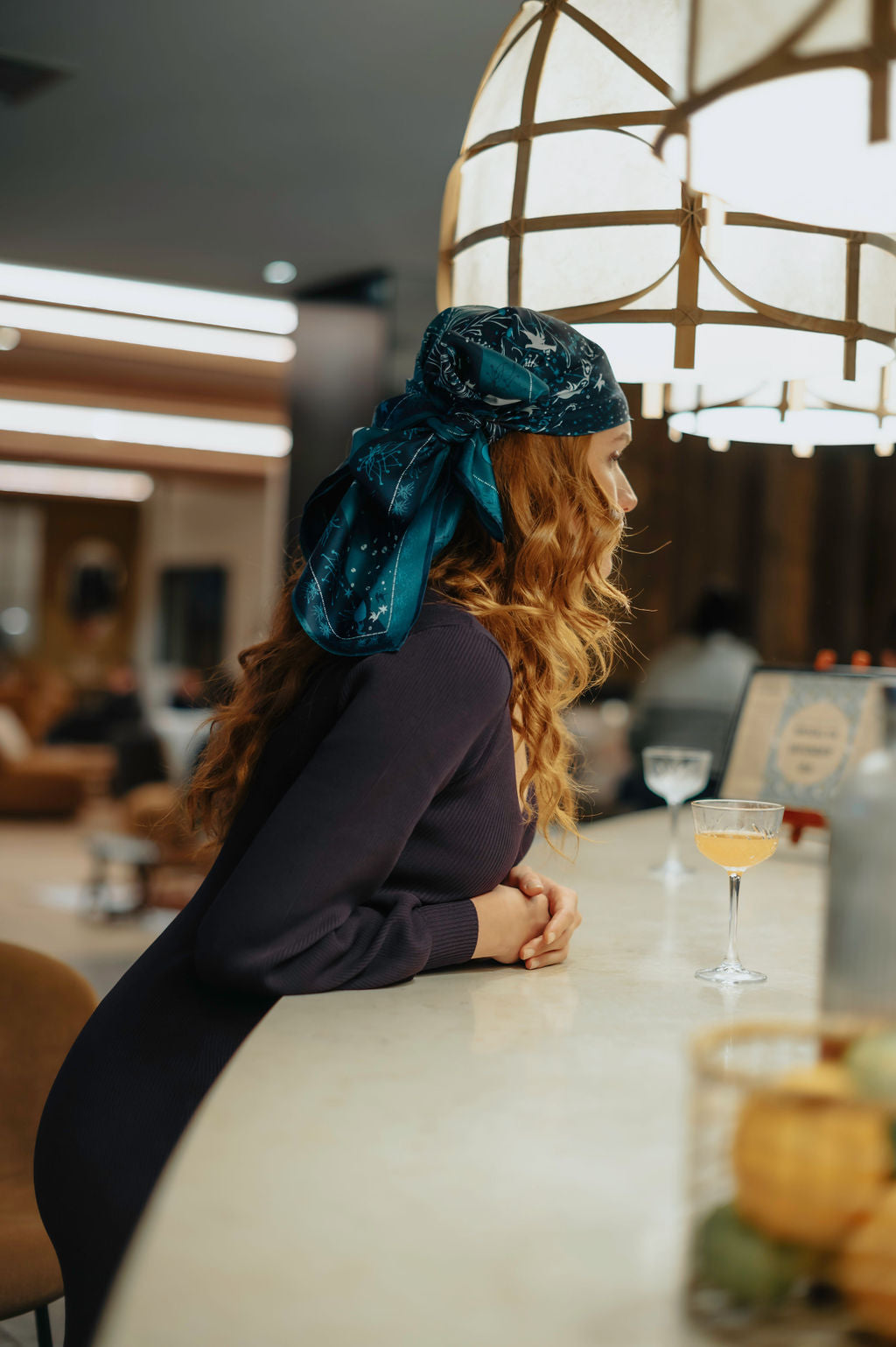 petrusse-carr-soie-90-z-nith-marine-foulard-en-soie image 4