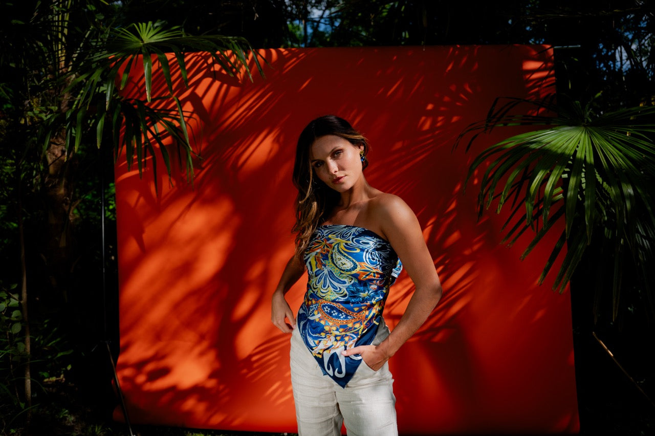 petrusse-fanny-bleu-carr-soie-105cm-twill image 5