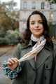 petrusse-carr-soie-105-sur-le-nil-beige-foulard image 7