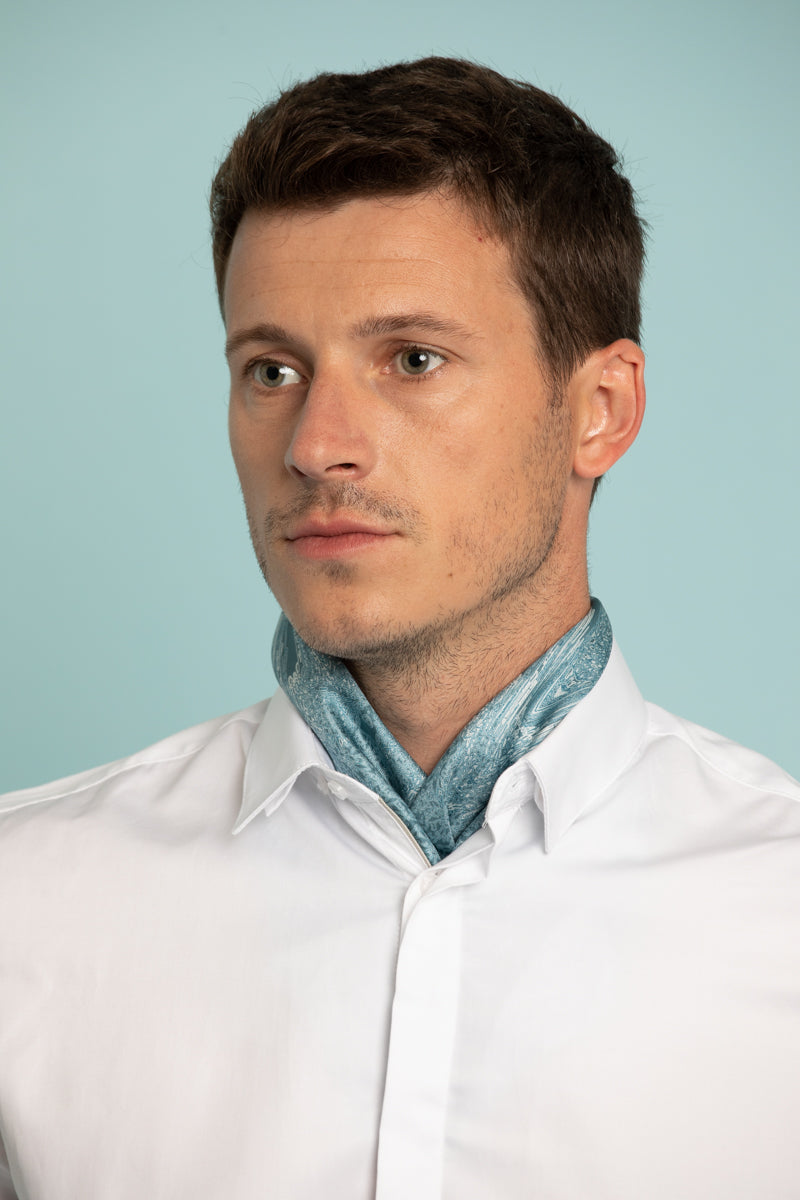 petrusse-euphoria-mini-bleu-denim-carr-de-soie-65cm image 7
