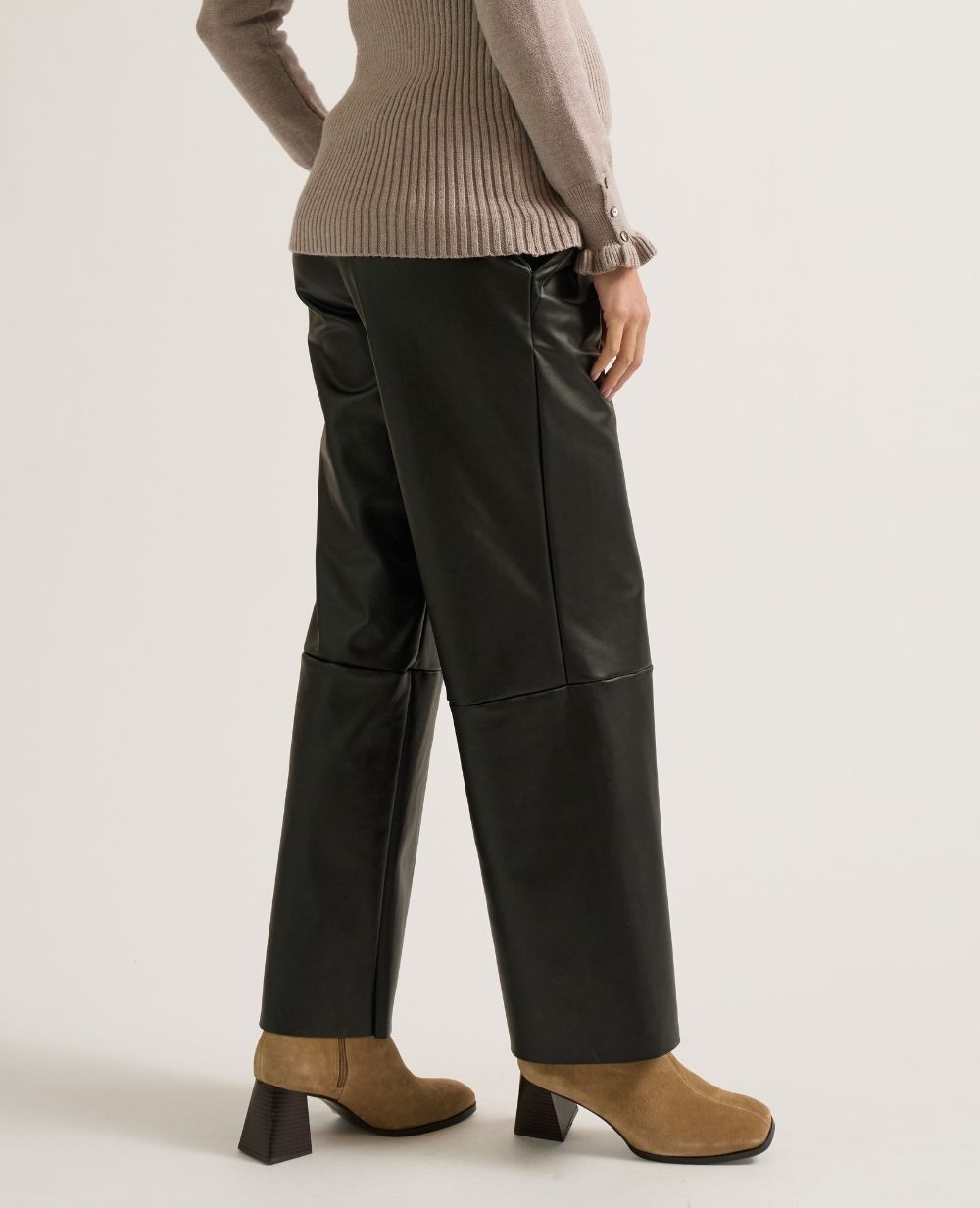 cache-c-ur-alix-pantalon-de-maternit-simili-cuir-noir image 5