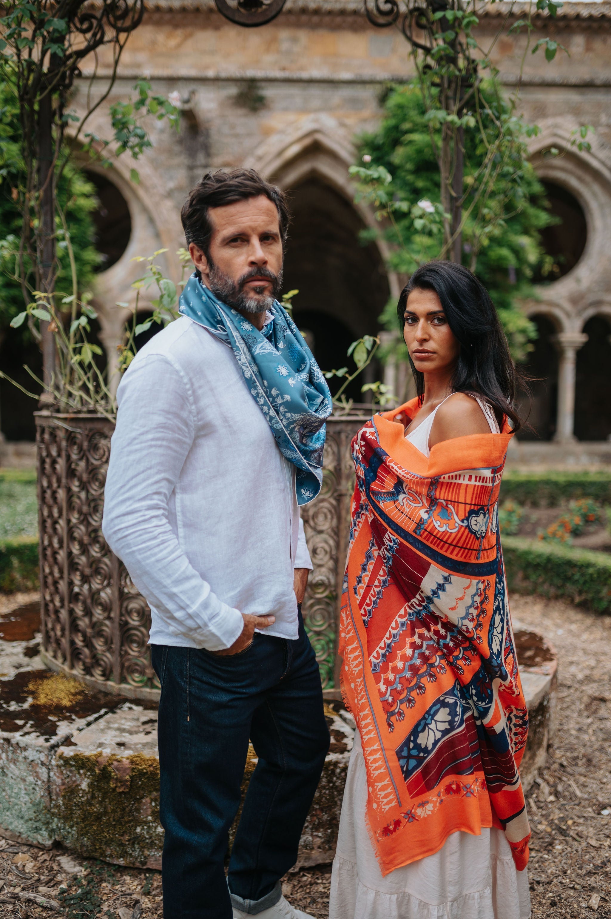petrusse-carr-soie-105-oria-denim-foulard image 6