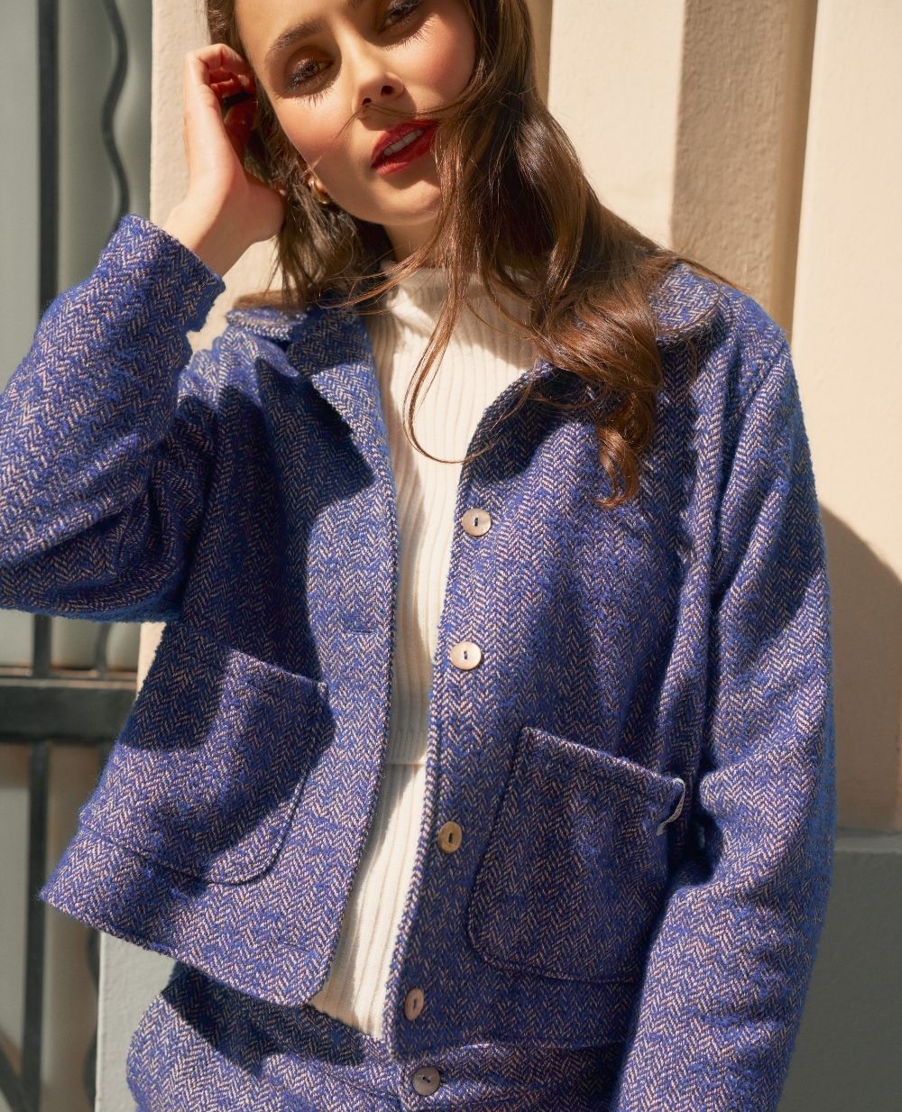 cache-c-ur-pippa-veste-courte-de-maternit-bleu-tweed-chevron image 2