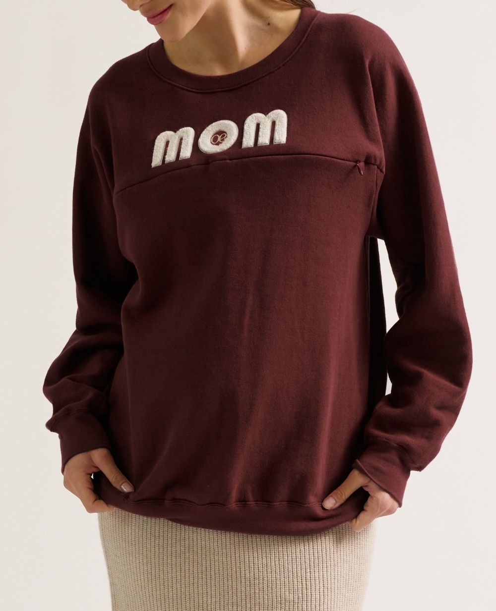 cache-c-ur-mom-sweat-de-grossesse-et-allaitement-prune-coton-bio image 4