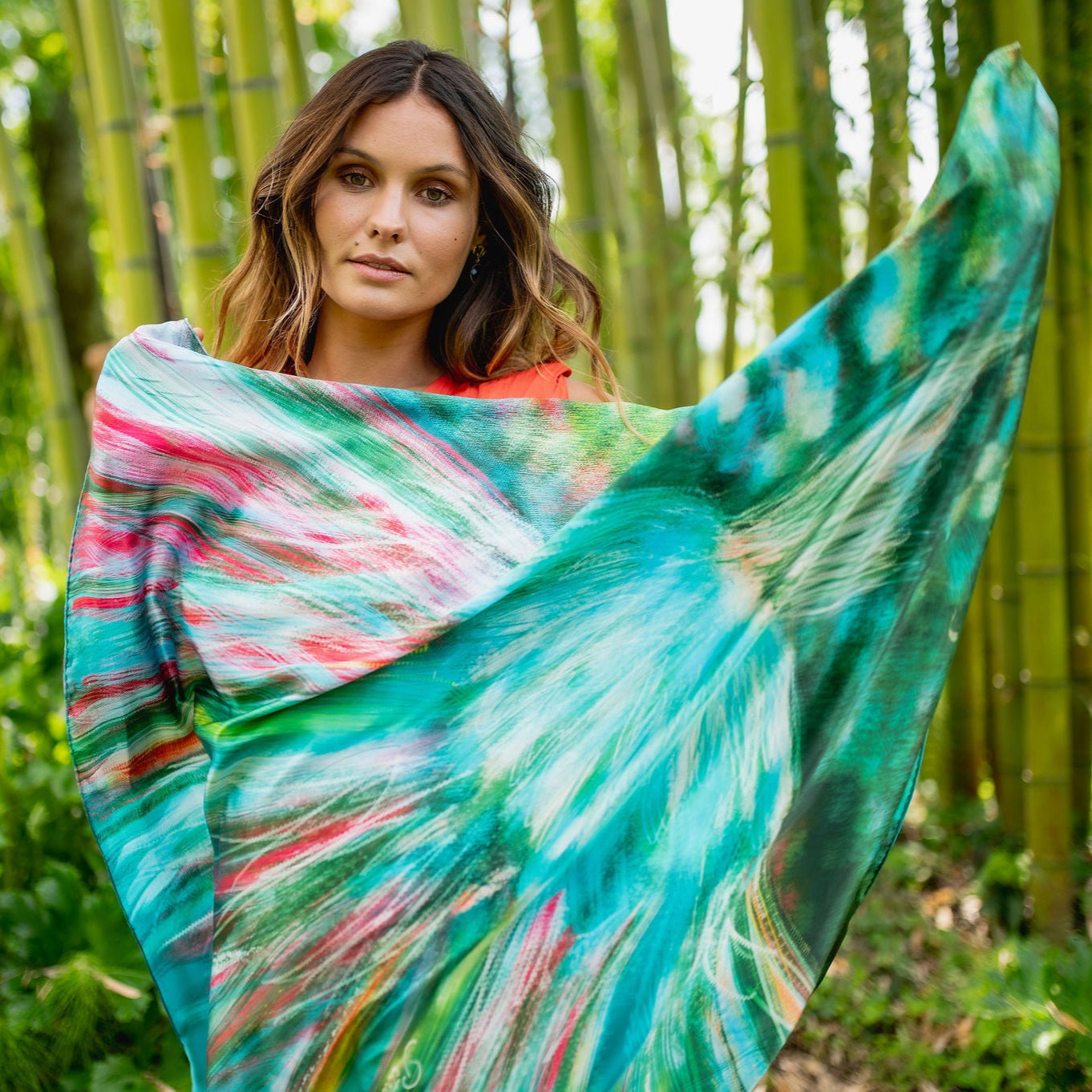 petrusse-carr-soie-105-froufrou-meraude-foulard-danse image 7
