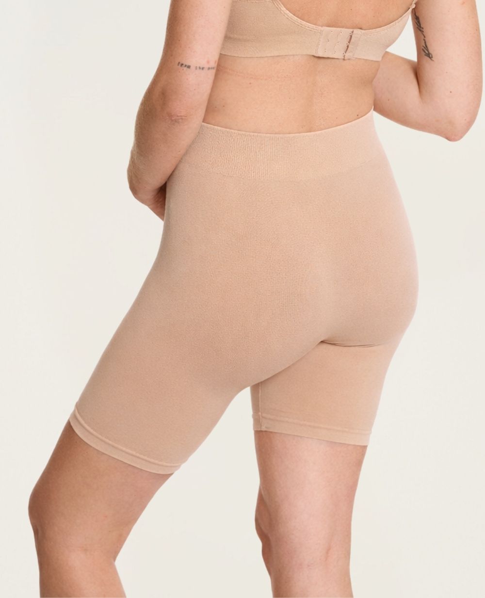 cache-c-ur-essentiel-cycliste-de-grossesse-sans-couture-beige image 4