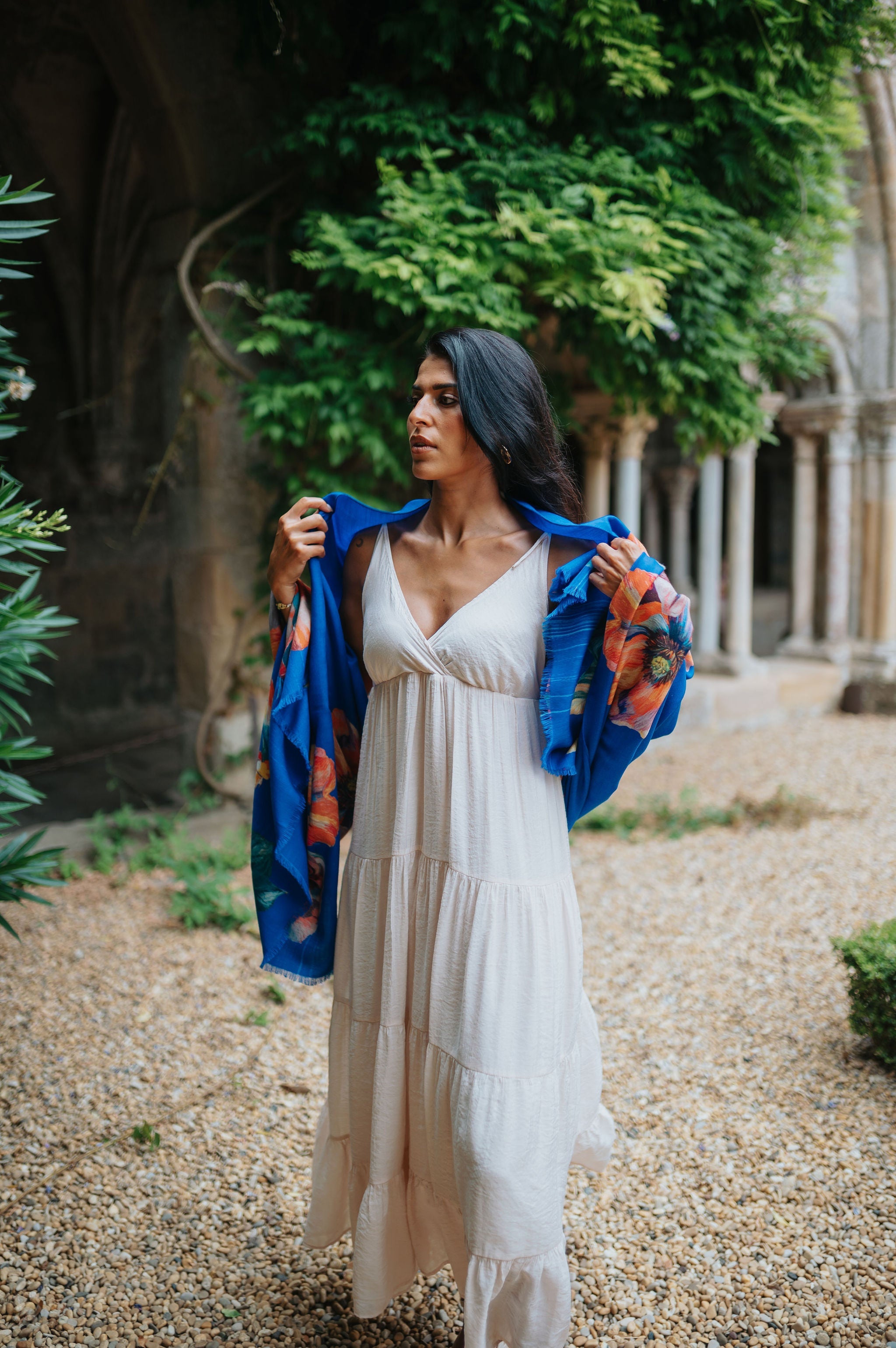 petrusse-tole-icone-bleu-roi-fleurs-frida image 5