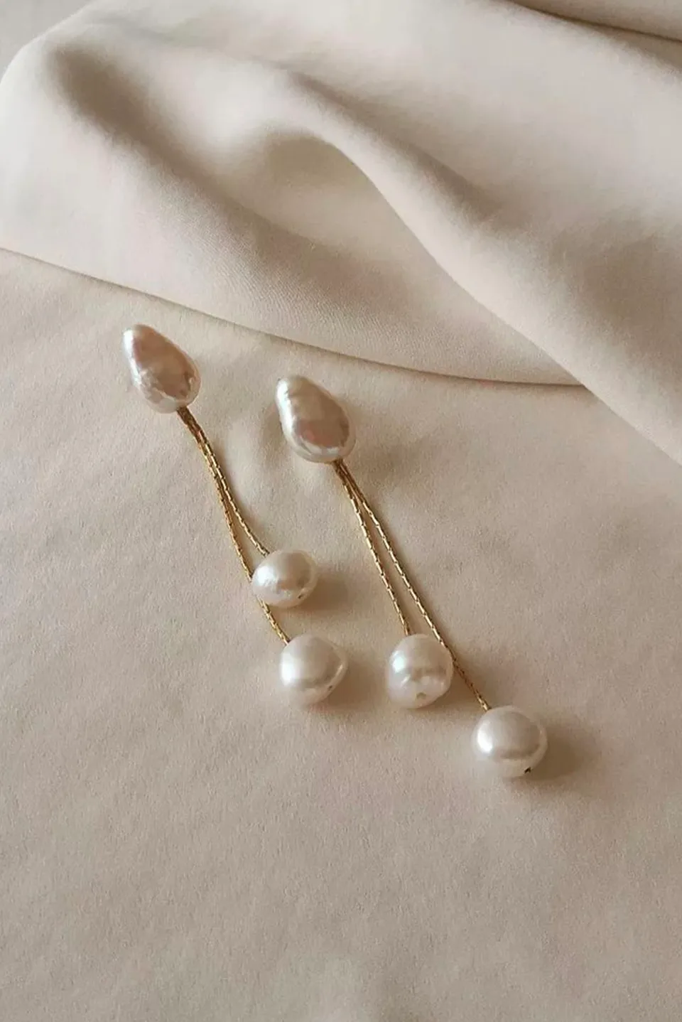 maison-sabben-boucles-d-oreilles-viviane-pendants-baroques-7-5-cm image 1