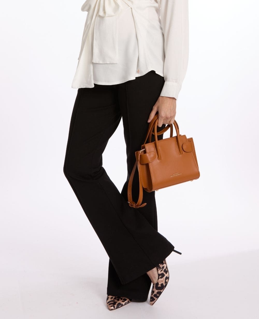 cache-c-ur-fabio-pantalon-flare-de-maternit-noir image 2