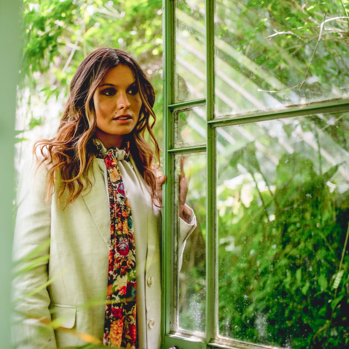 petrusse-cascade-beige-tole-laine image 3