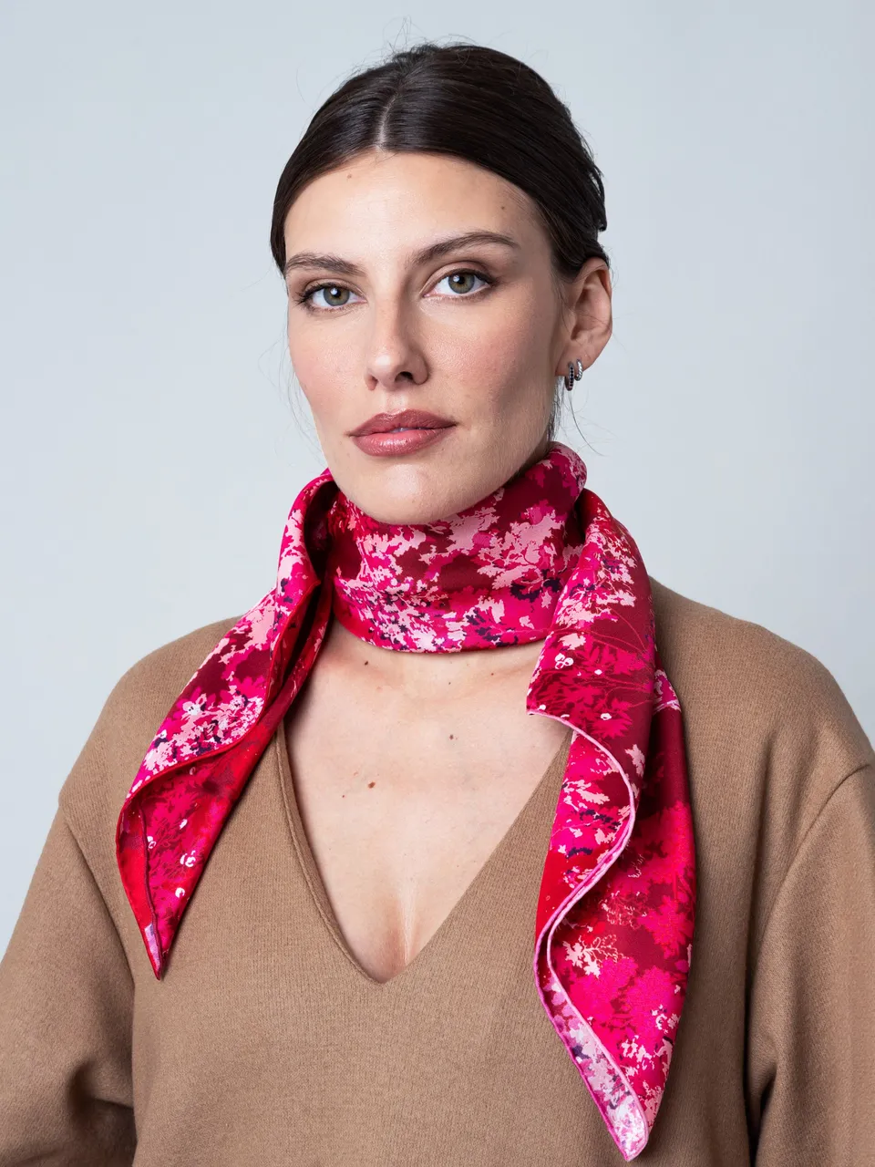 petrusse-carr-soie-90-brume-fuchsia image 1