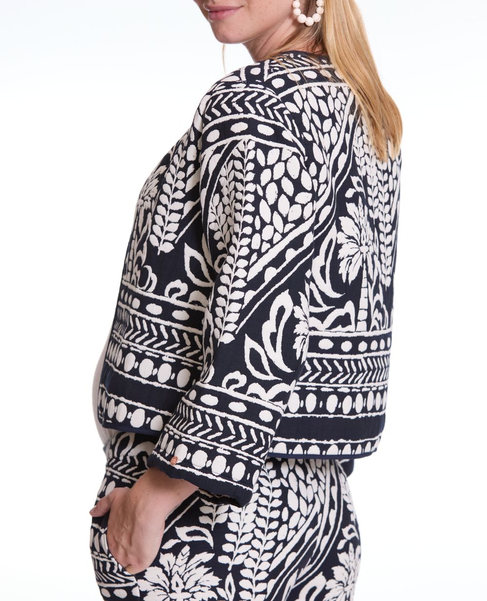 cache-c-ur-java-veste-jacquard-matelass-e-multico-maternit image 5