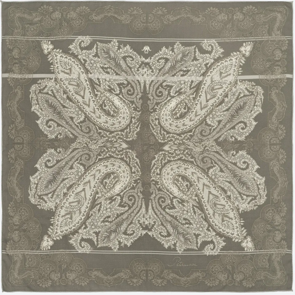 petrusse-carr-laine-100-moon-twill-vert-de-gris-foulard-100x100 image 1