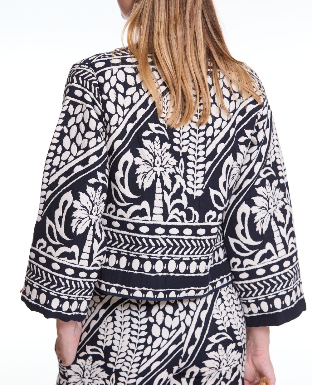 cache-c-ur-java-veste-jacquard-matelass-e-multico-maternit image 6