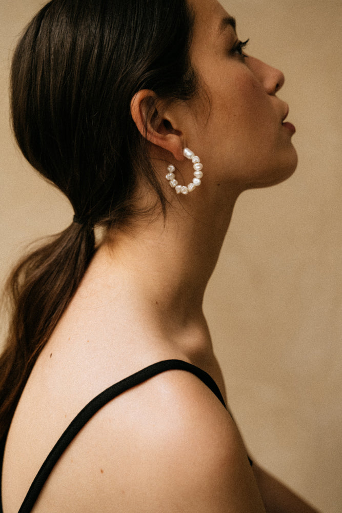 maison-sabben-luna-boucles-d-oreilles-cr-oles-mari-e-perles-de-culture-3-5-cm image 2