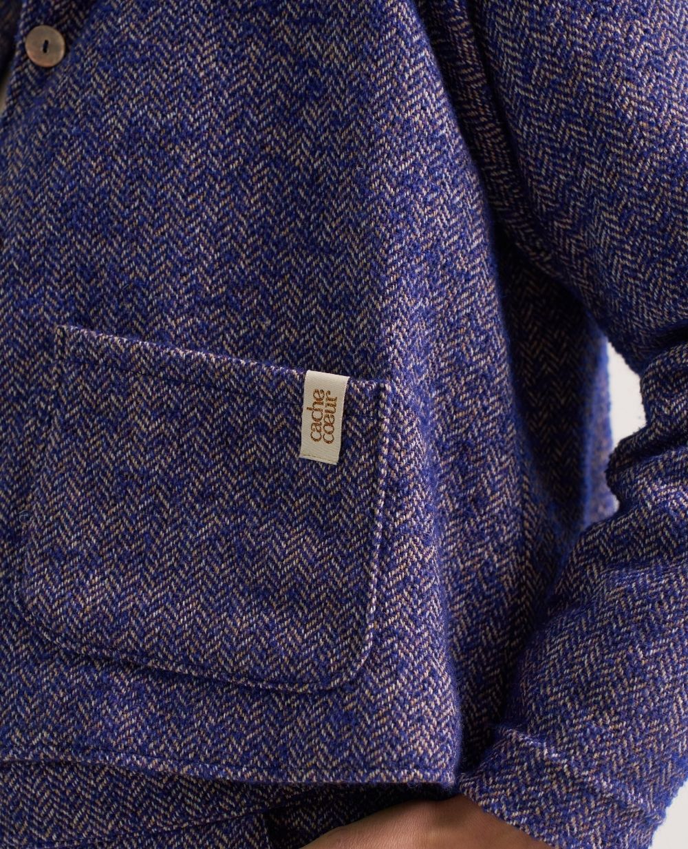 cache-c-ur-pippa-veste-courte-de-maternit-bleu-tweed-chevron image 8