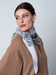 petrusse-maya-gris-triangle-en-cachemire image 5