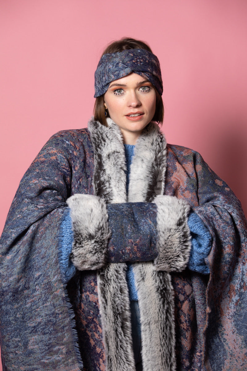 petrusse-cape-illusion-bleu-cape-100-laine image 1