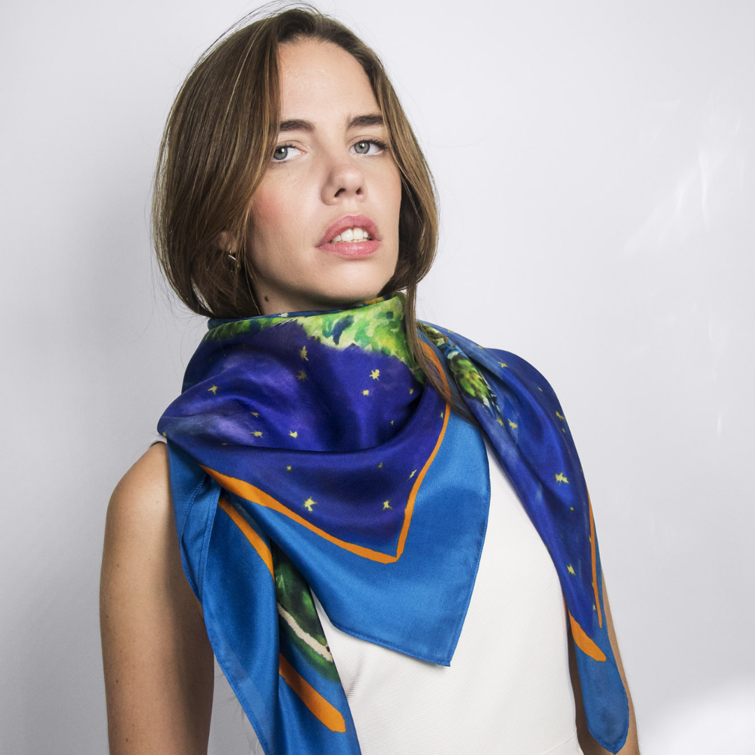 petrusse-carr-soie-105-songe-de-nuit-carr-soie-bleu image 2