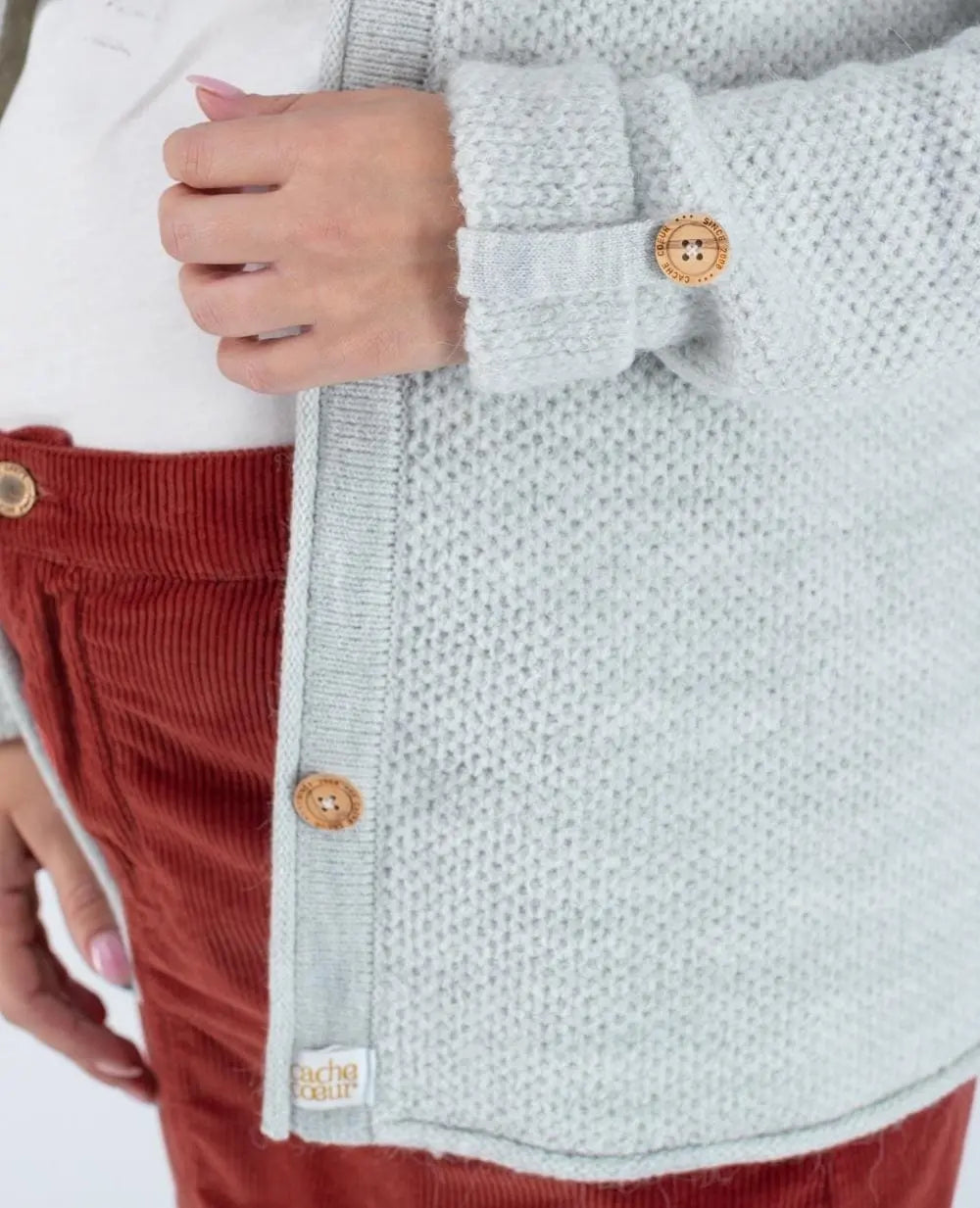 cache-c-ur-abelha-cardigan-de-grossesse-gris-perle image 4
