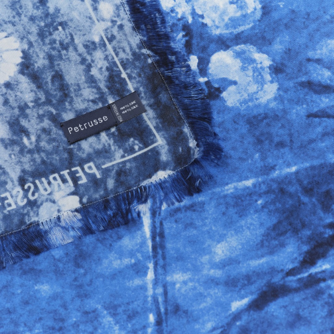 petrusse-carr-soie-90-liv-denim-carr-de-soie-artistique image 5