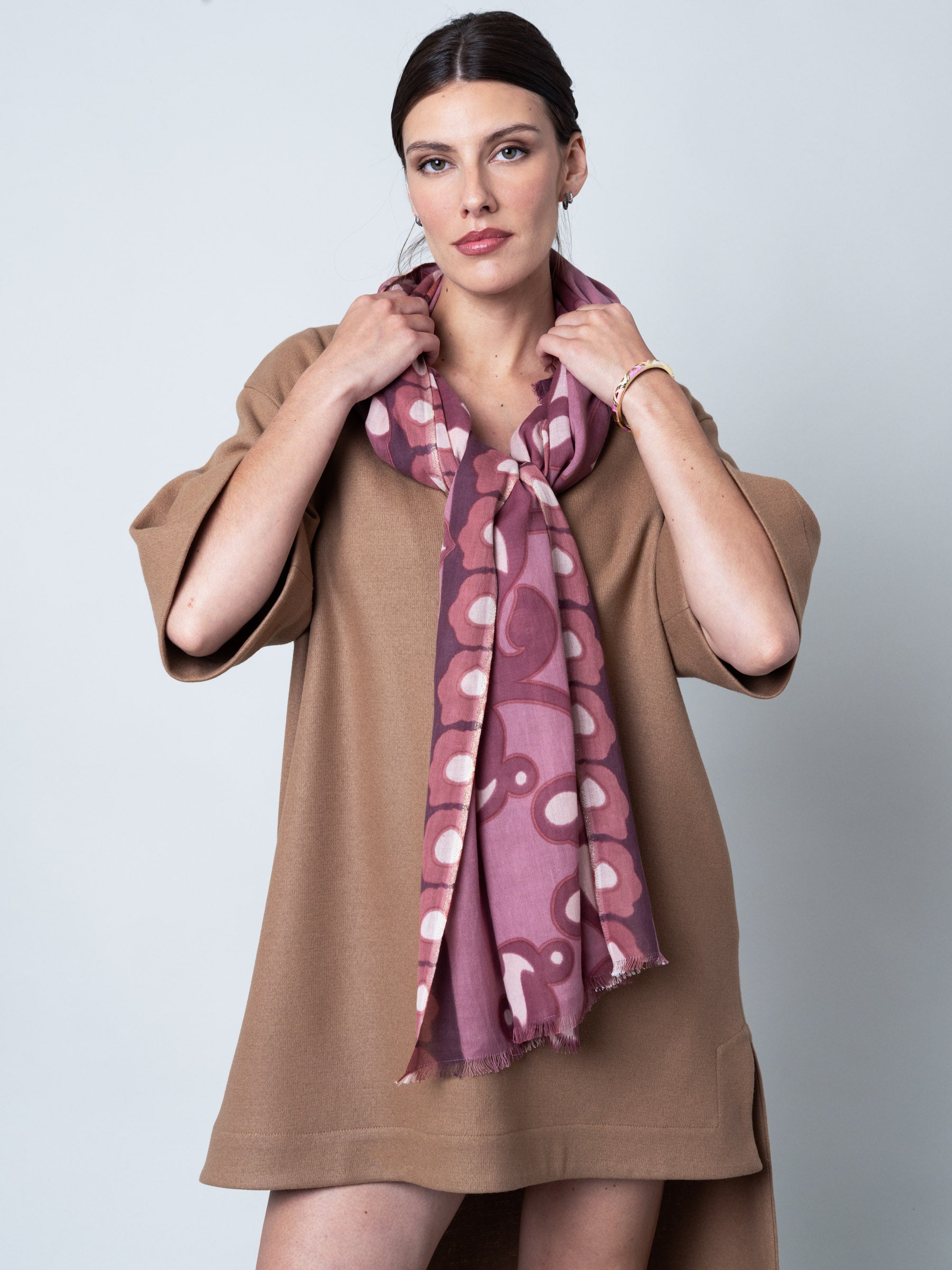 petrusse-volute-bois-de-rose-tole-coton-70x200-cm image 2