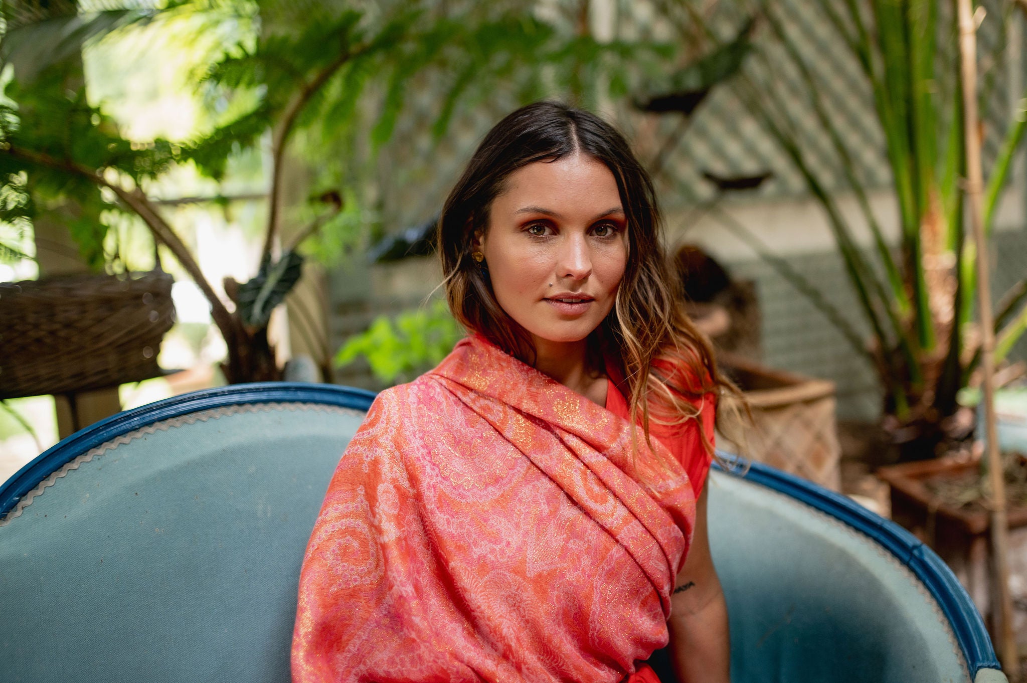 petrusse-carr-coton-130-idaya-orange-grand-foulard-c-r-monie-130x130-cm image 4