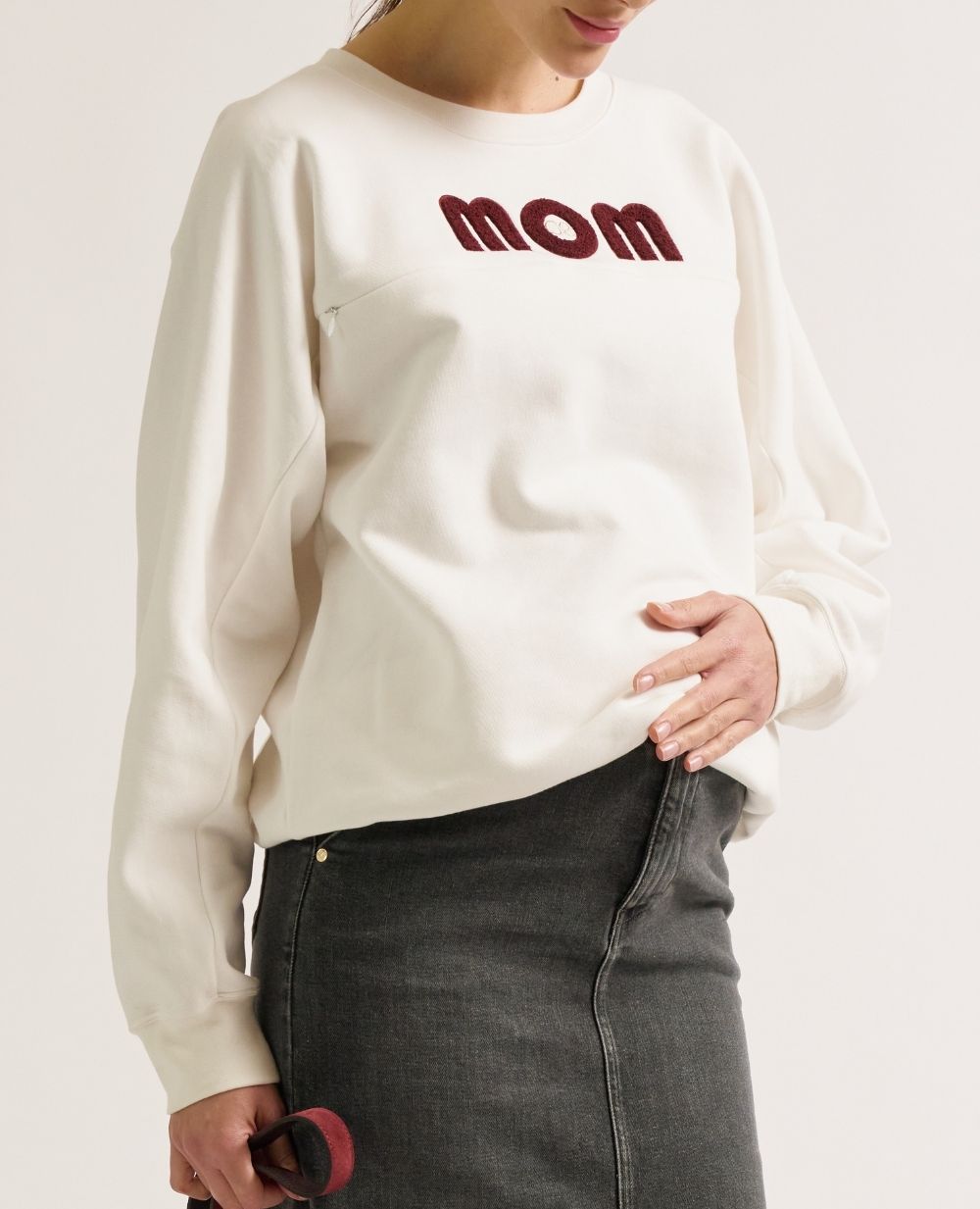 cache-c-ur-mom-sweat-de-grossesse-et-allaitement-ivoire image 2
