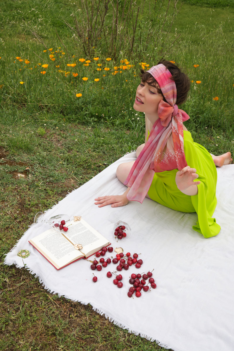 petrusse-edgar-rose-framboise-foulard-en-soie-c-r-monie image 2