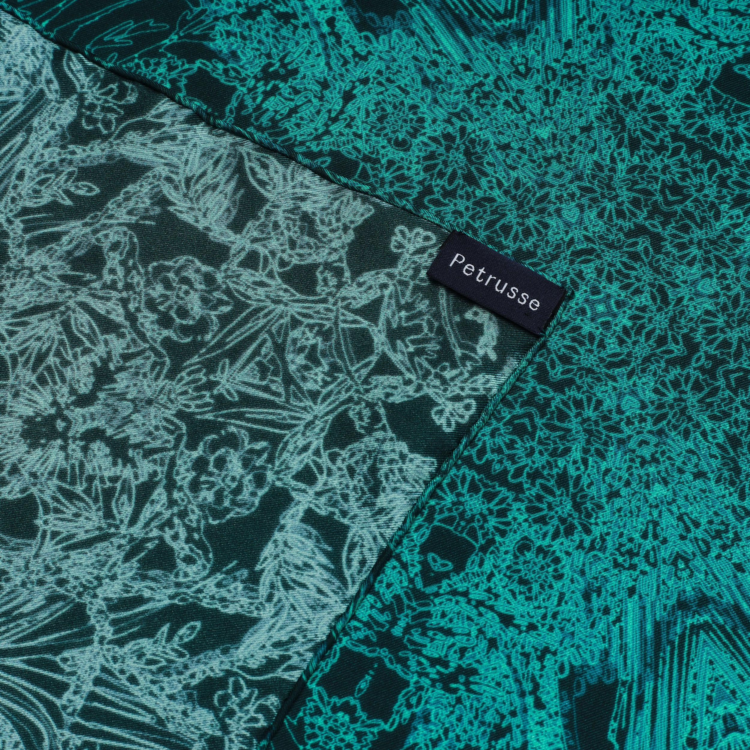petrusse-euphoria-mini-emeraude-carr-de-soie-65cm image 2